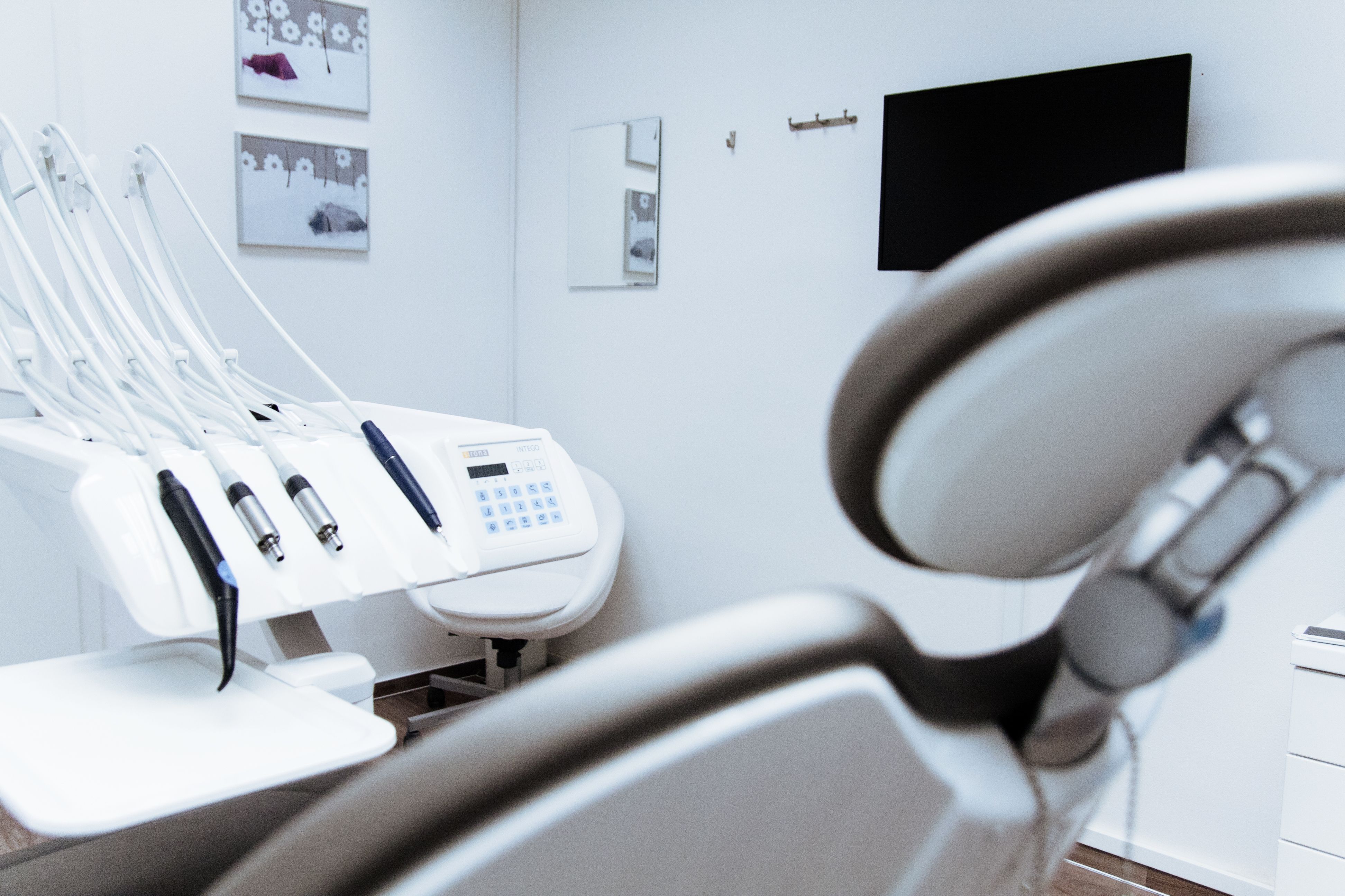 DentWeb modern diş kliniği tedavi odası